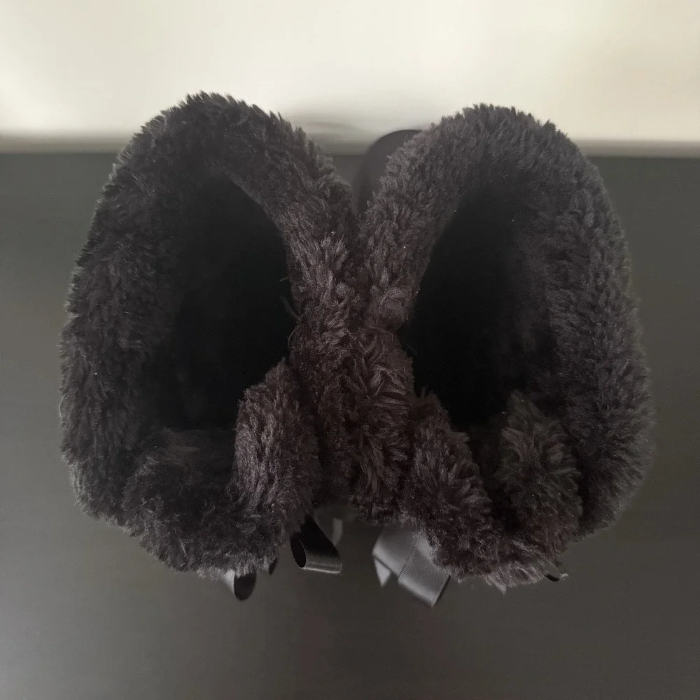 UGG Bailey Bow II Boots Womens Size 6 Black Sheepskin Fur Lined Winter